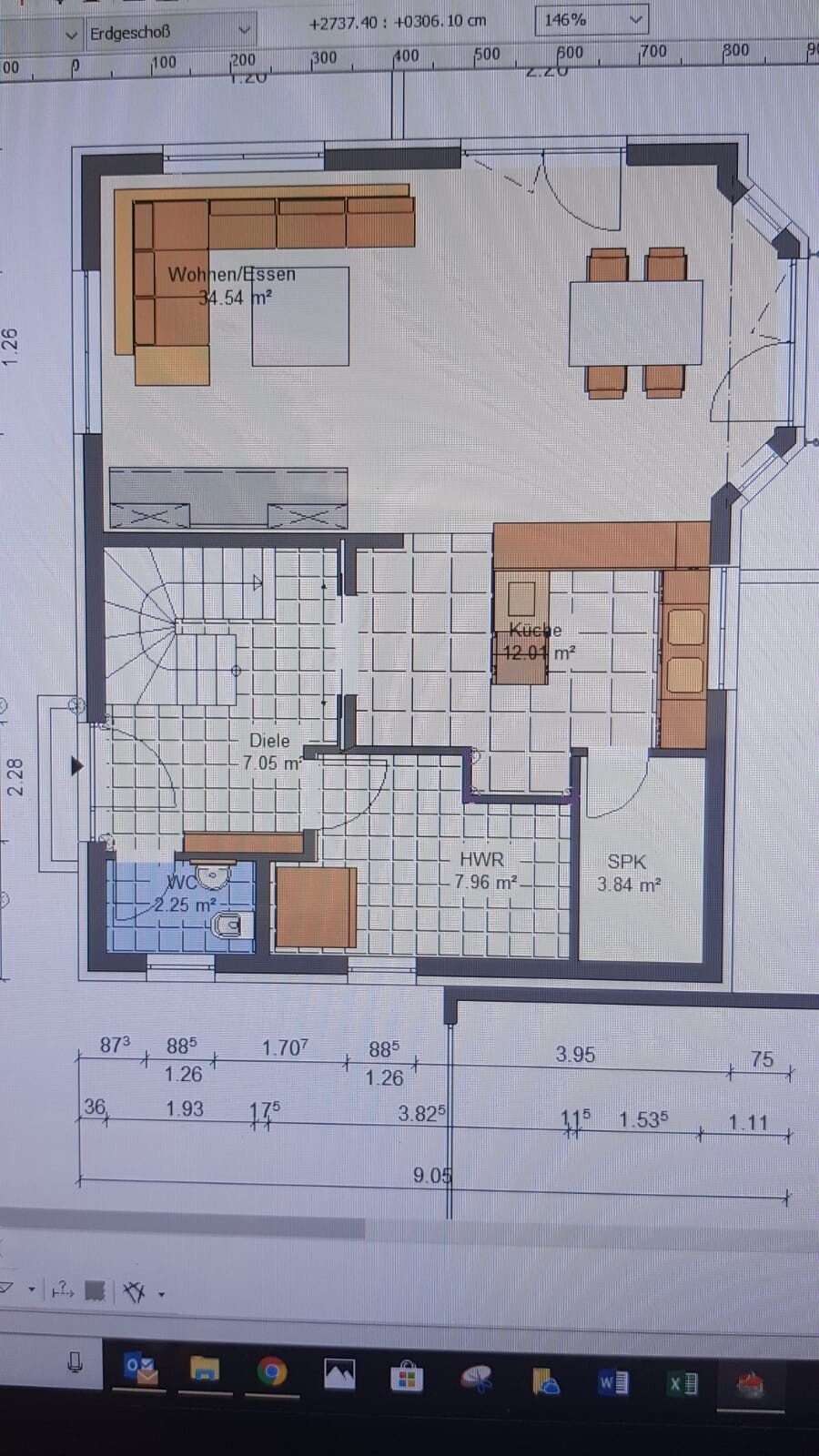 2D-Grundriss eines Hauses mit Wohnzimmer, Essbereich, Küche, Diele und Treppenaufgang