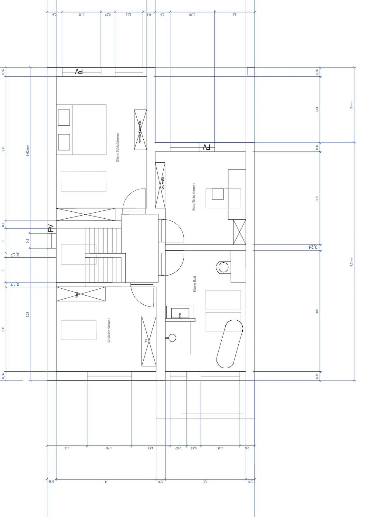 Grundriss eines Hauses: Elternschlafzimmer, Ankleide, Büro, Elternbad mit Badewanne.