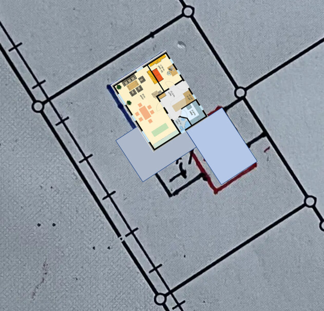 Überlagerter Bauplan mit farbigem Innenraum-Grundriss auf grauem Hintergrund.