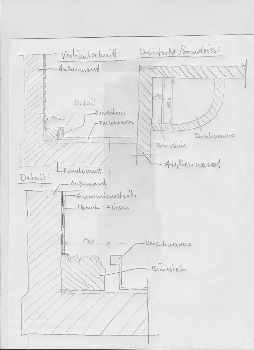 Handskizze eines Badezimmer-Grundrisses mit Dusche, Duschwanne und Fliesen