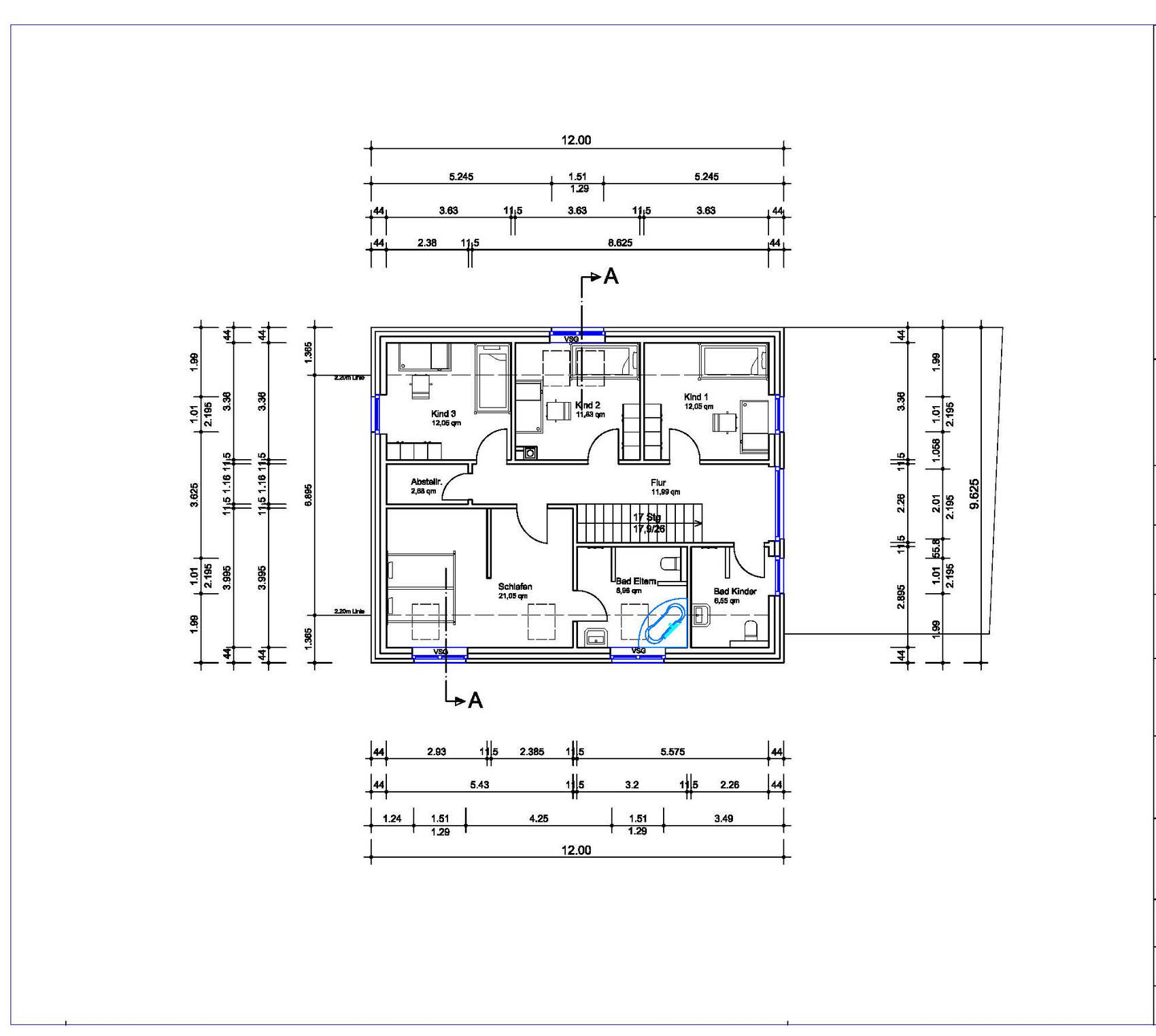 Obergeschoss-Grundriss mit Schlafen, drei Kinderzimmern, Flur, Bad und Abstellraum.