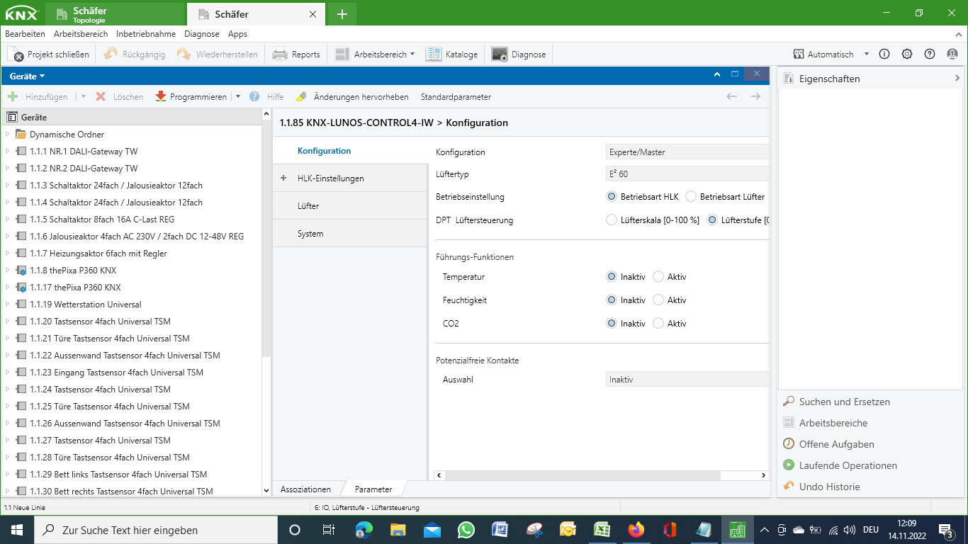 KNX-Software: Linker Gerätebaum, mittlere Konfiguration, rechts Eigenschaften-Feld sichtbar.