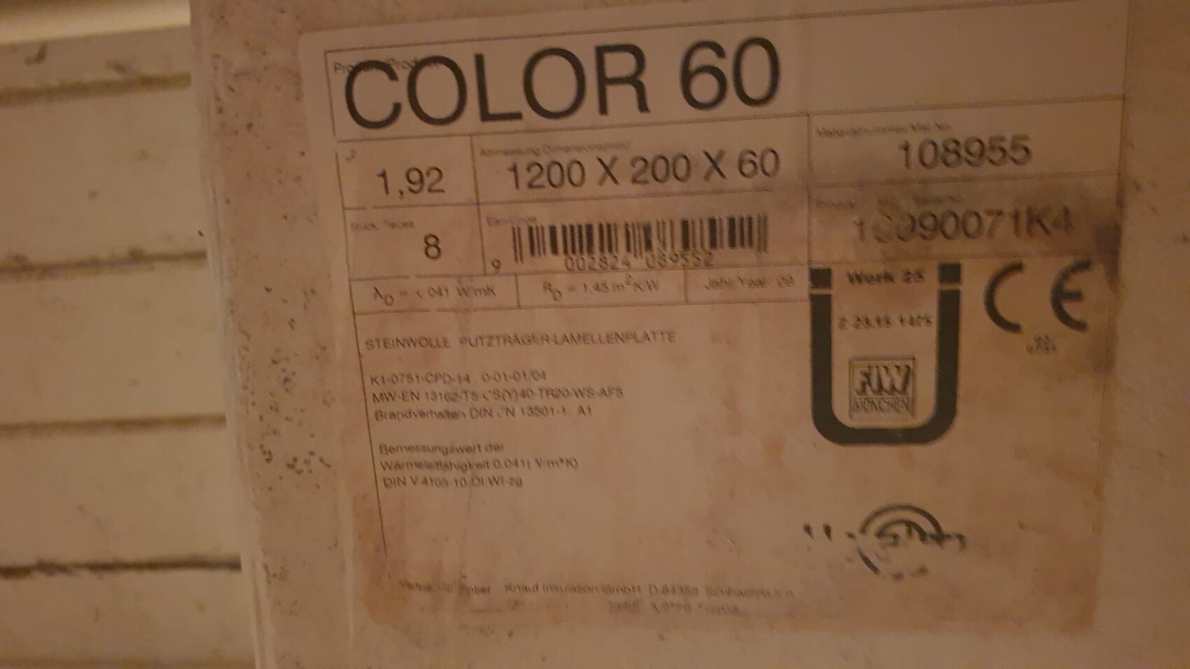 Etikett auf Behälter mit der Aufschrift COLOR 60, Barcode, Maße 1200x200x60 und CE-Logo.