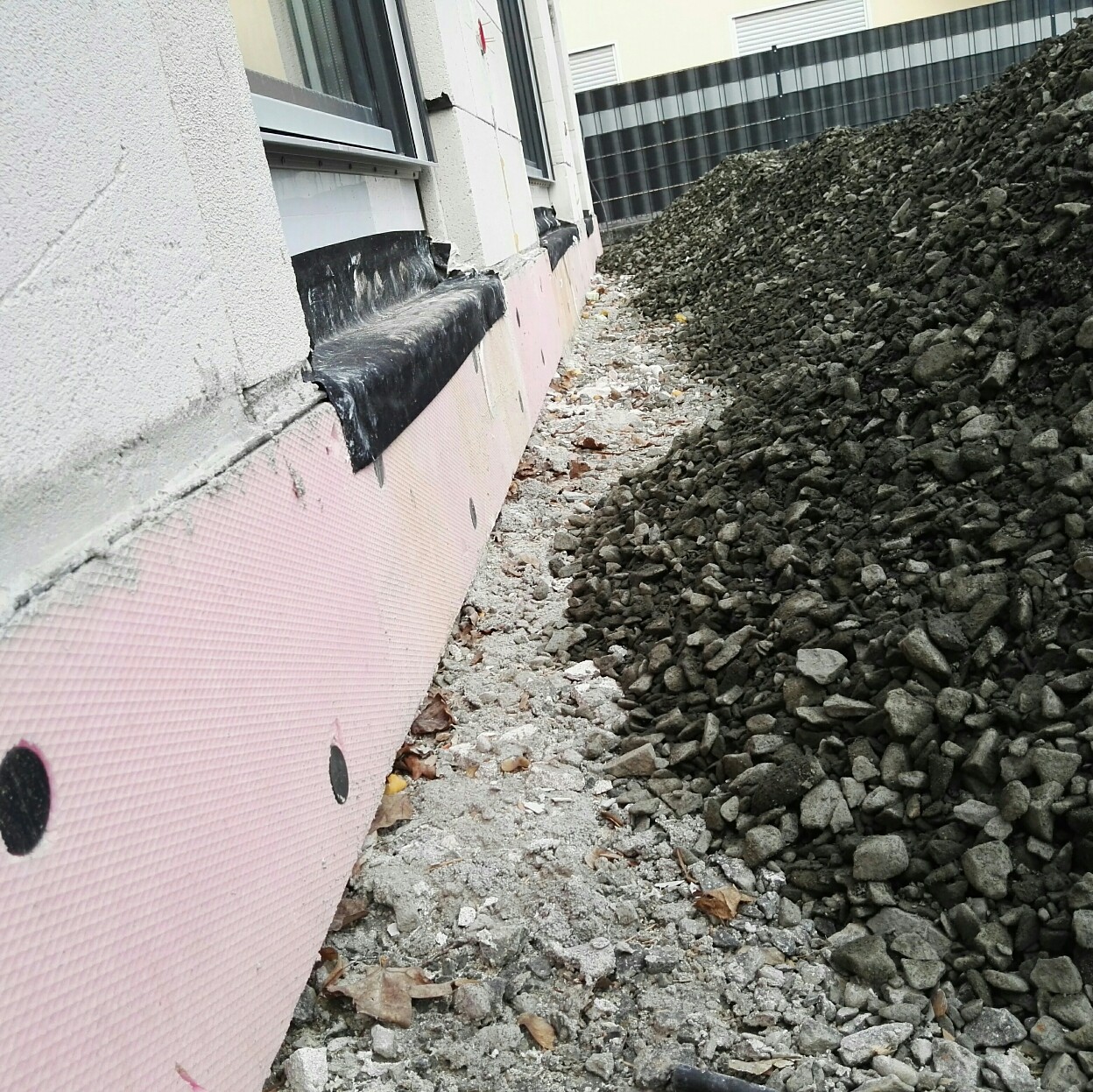 abdichtung-hauswand-terrasse-199404-1.jpg