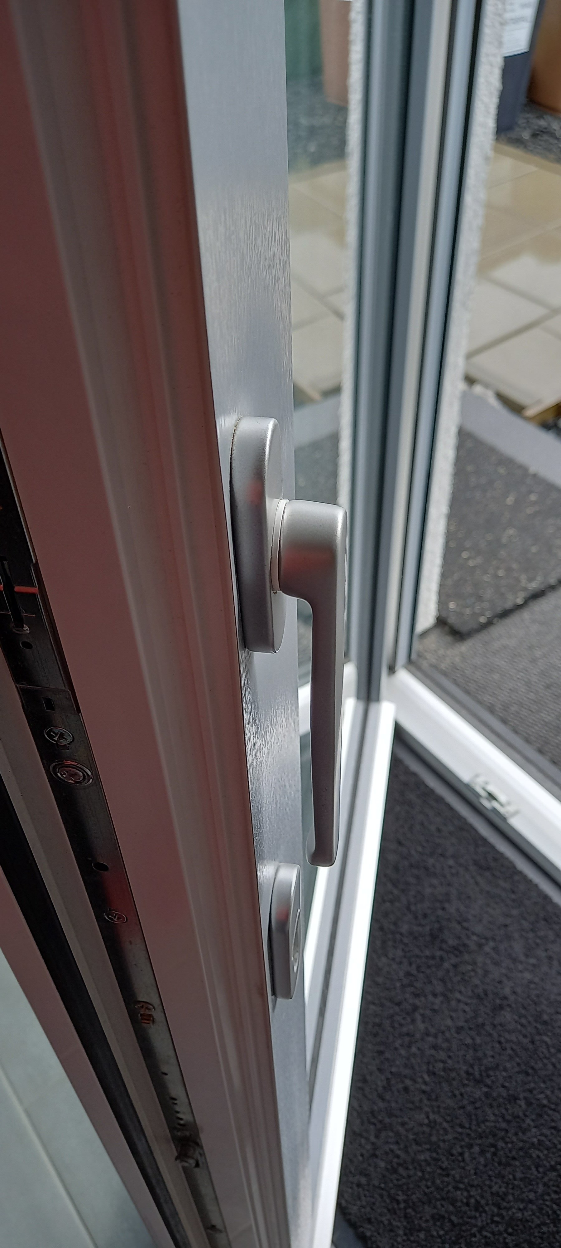 abschliessbarer-fenstergriff-bei-rolladen-579228-1.jpg