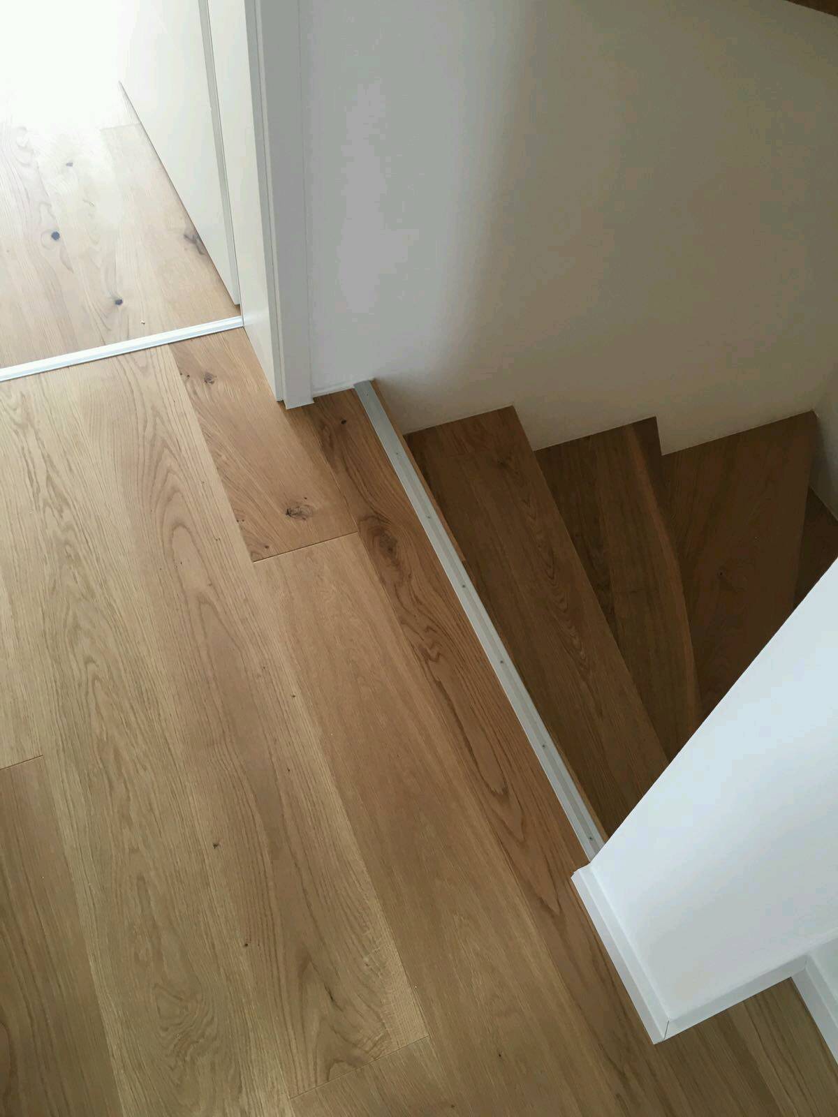 abschluss-treppe-parkett-176372-1.jpg