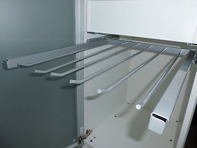 aeltere-komplement-hosenaufhaengung-mit-aktuellem-pax-korpus-180495-3.jpg
