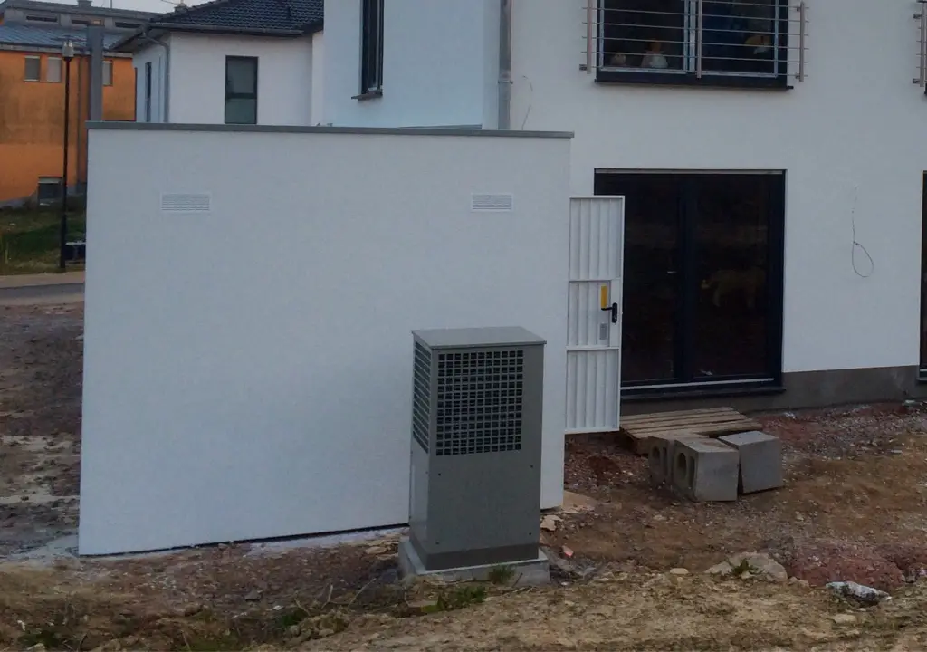 alpha-innotec-garage-terrasse-hausbau-passanten-ansaugen-86502-1.jpg