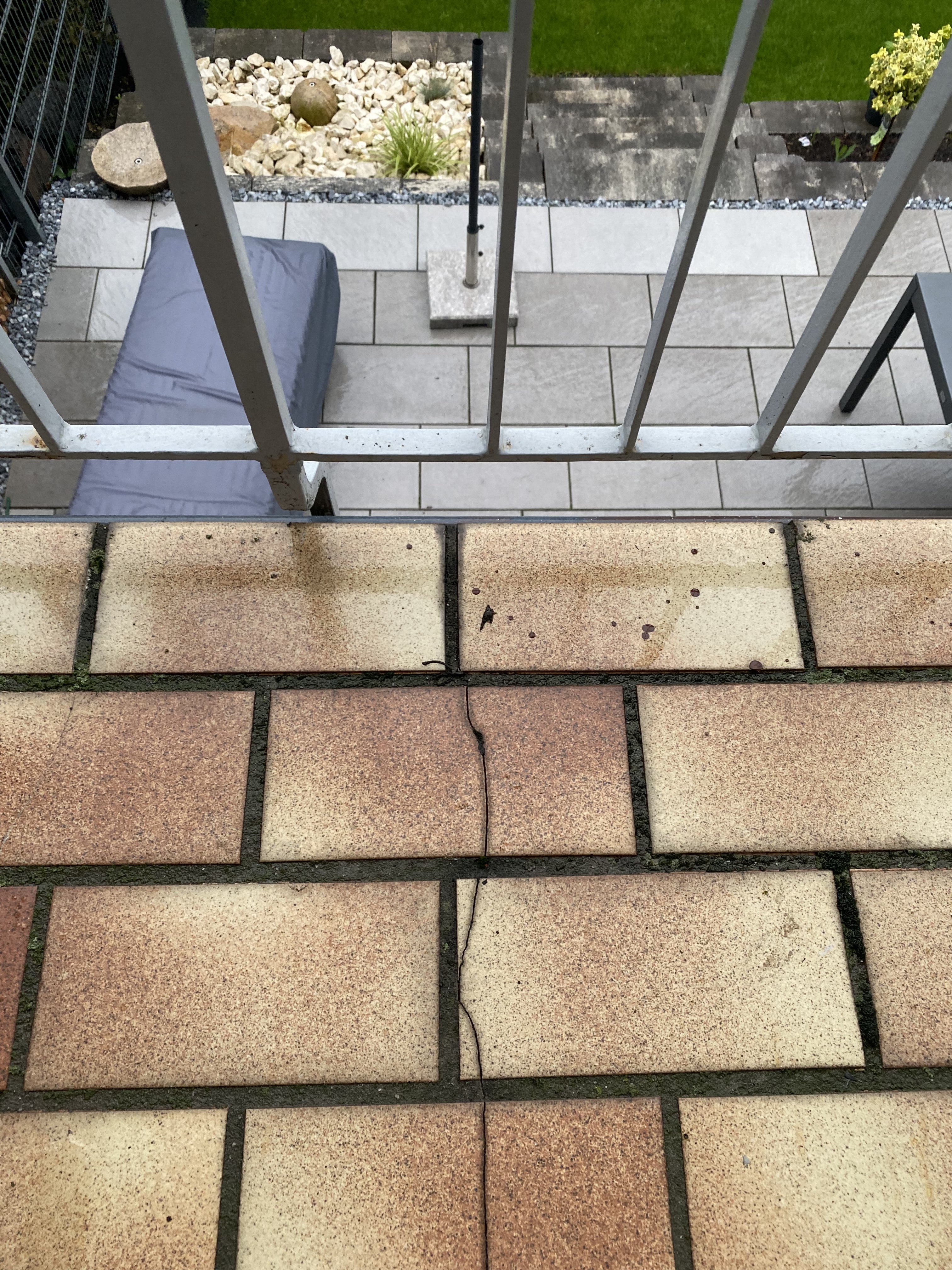 altbau-1971-balkon-abdichtung-trotz-gerissener-fliese-510704-1.jpeg