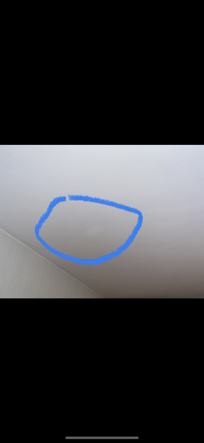 altbau-flachdach-helle-flecken-zimmerdecke-549446-1.jpeg