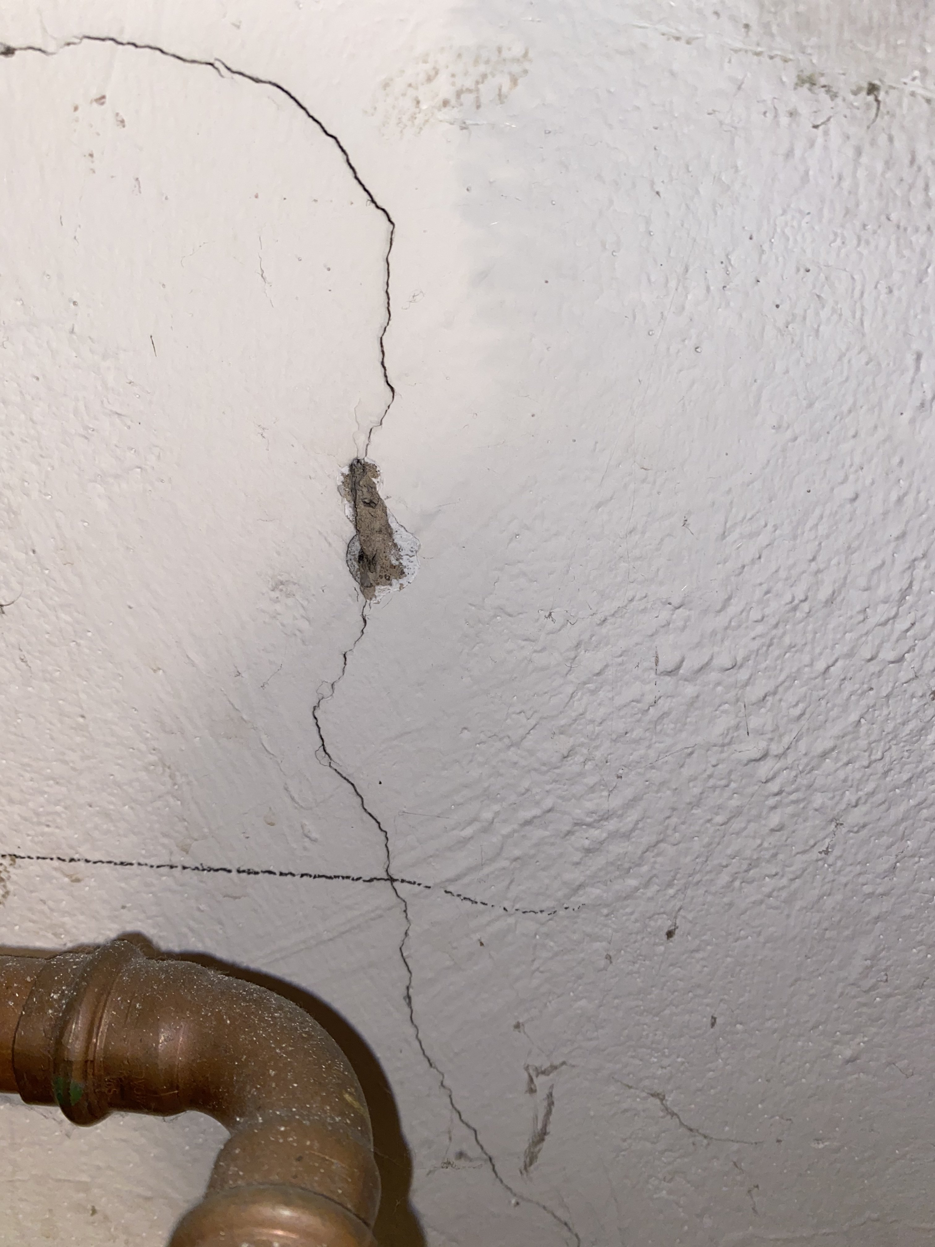 altbau-riss-in-kellerwand-haus-1972-498959-5.jpeg