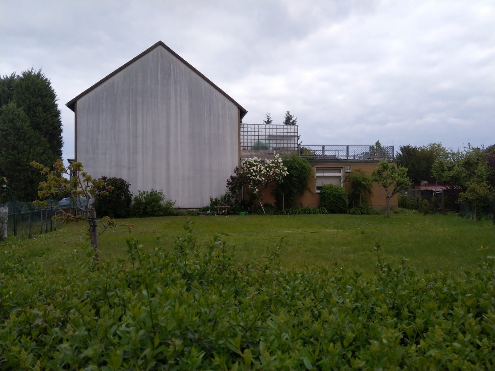 anbau-an-bestehendes-mfh-grenzabstand-399972-1.jpg