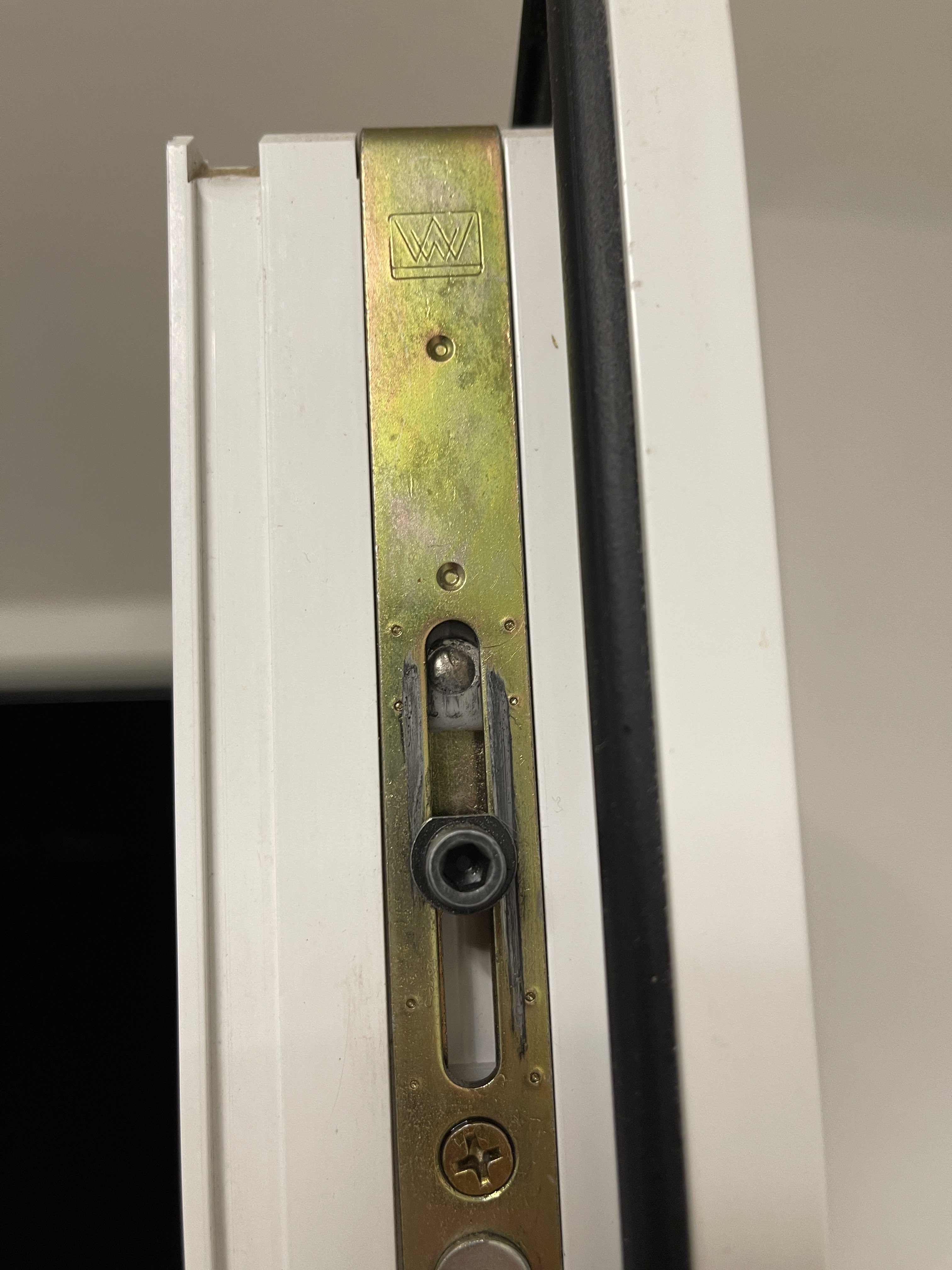 anpressdruck-alte-weidtmann-beschlaege-einstellen-596492-1.JPG