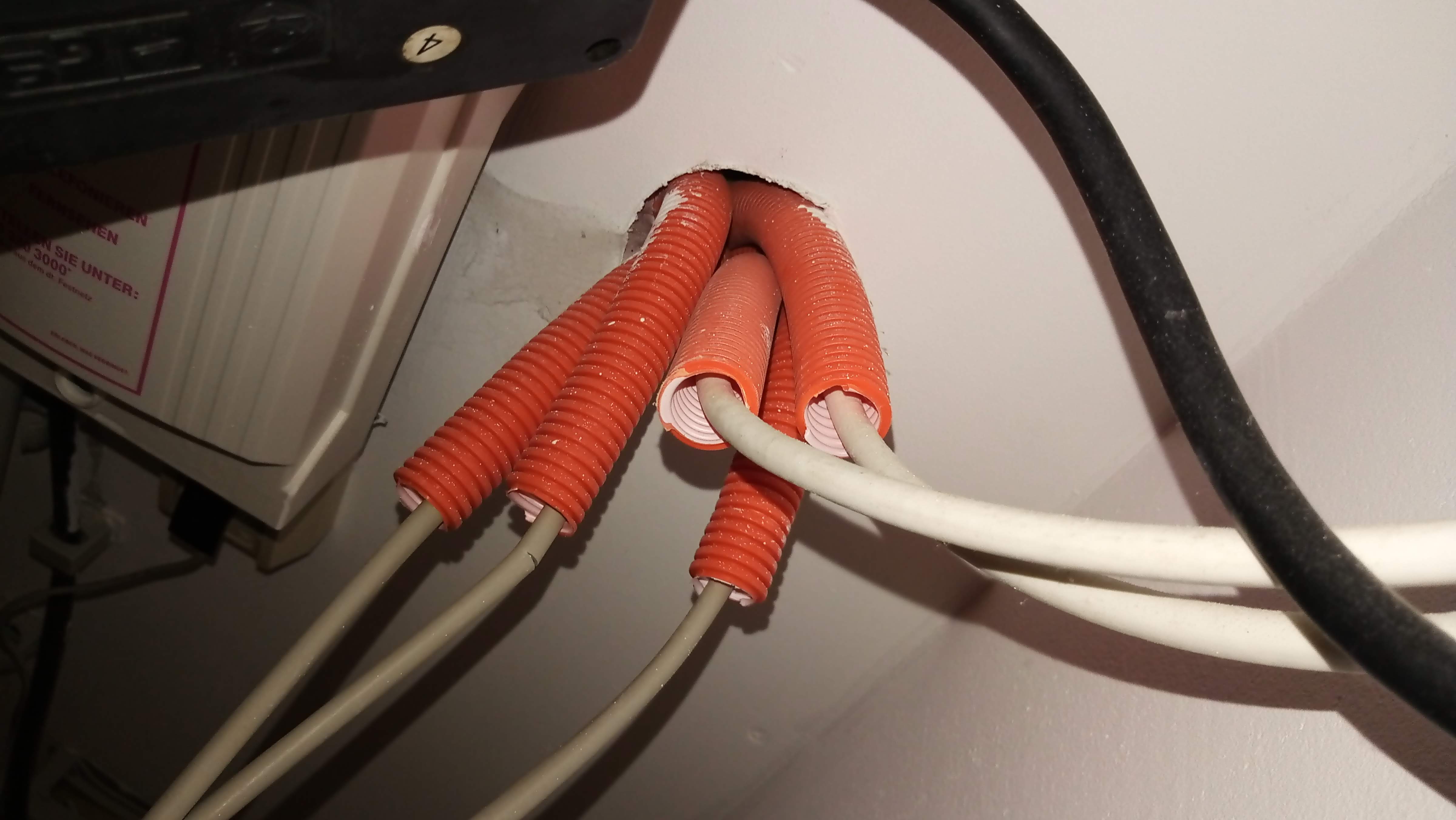 anschluss-weitere-telefondosen-fuer-internet-im-ganzen-haus-291577-2.jpg