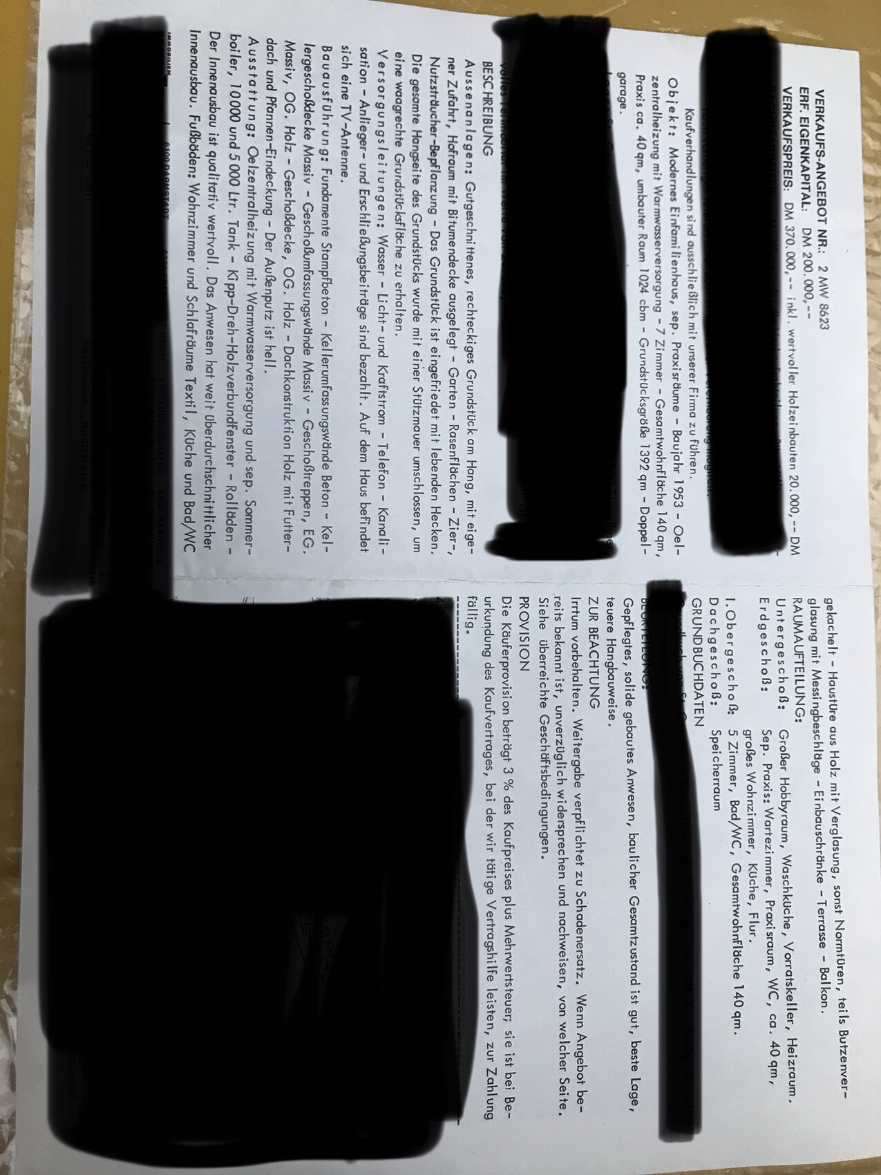 Zwei Seiten eines deutschen Dokuments mit lesbarem Text, schwarze Blöcke verdecken Teile.