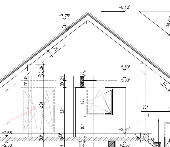 Architektonischer Dach- und Grundriss-Schnitt eines Hauses mit Fenstern und Maßlinien