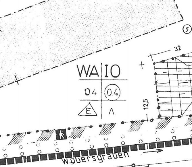 Technische Zeichnung/Plan mit Maßangaben, WAIO-Schriftzug, Maßstäbe und Fußgänger-Symbol unten