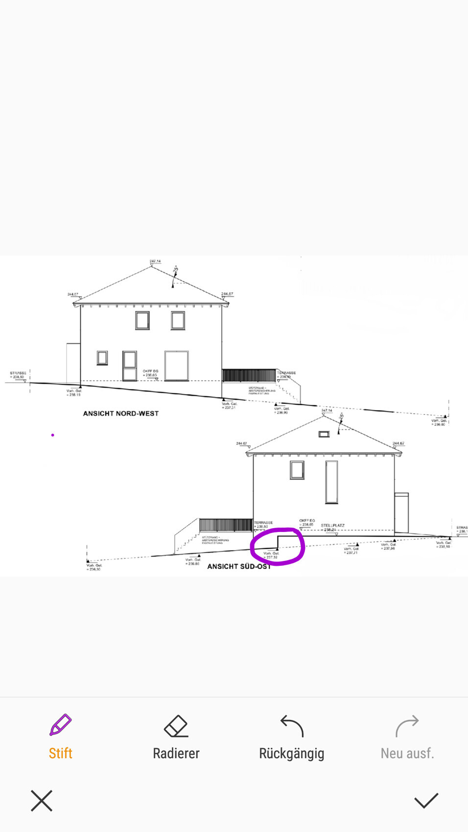 Zweigeschossiges Haus: NW- und SE-Ansichten mit Terrasse