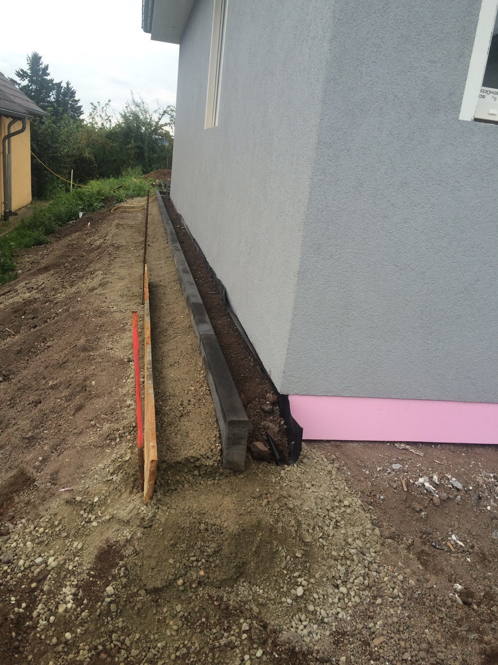 aufsteigende-feuchtigkeit-sockel-aussenwand-469439-6.jpeg