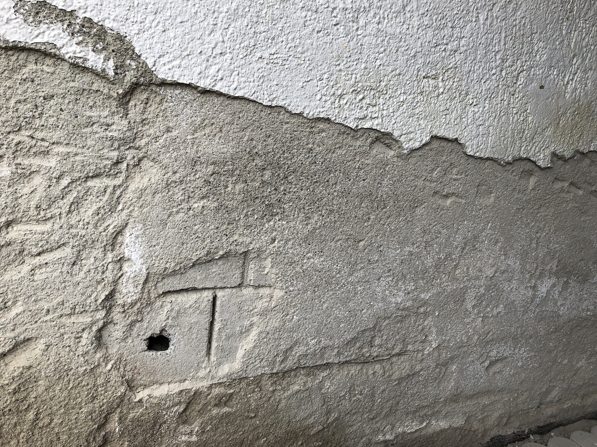aussen-mineralische-dichtschlaemme-am-sockel-335272-2.jpg