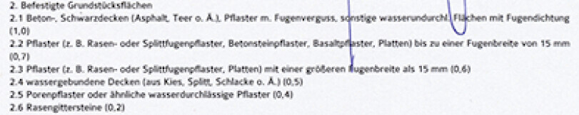 Liste befestigter Flächenarten mit Materialien wie Beton, Asphalt, Pflaster, Platten.