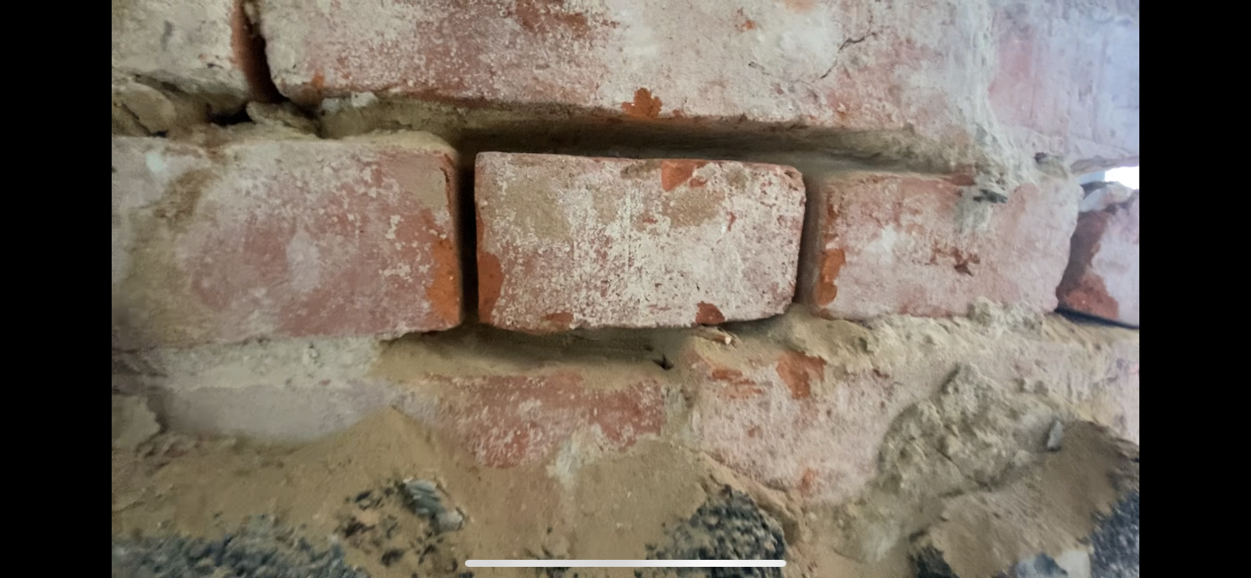 aussenmauer-feucht-schimmel-fugen-sandig-476527-4.png