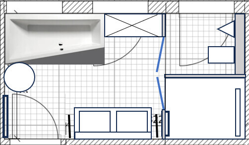 Grundriss eines Badezimmers mit Badewanne links, Doppelwaschbecken unten Mitte und Tür rechts.