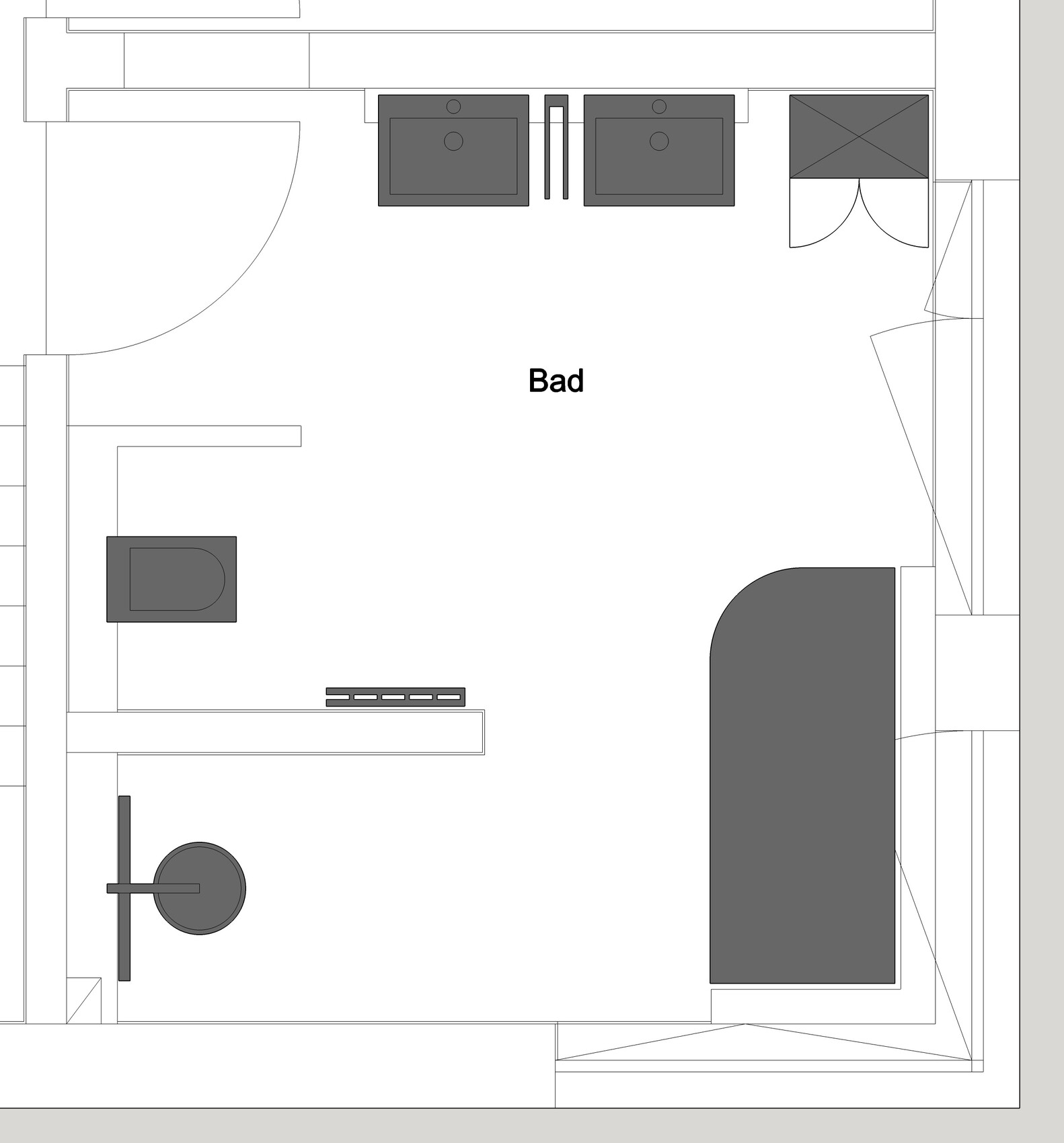 Grundriss Bad: zwei Waschtische oben, große Badewanne rechts, Tür links.