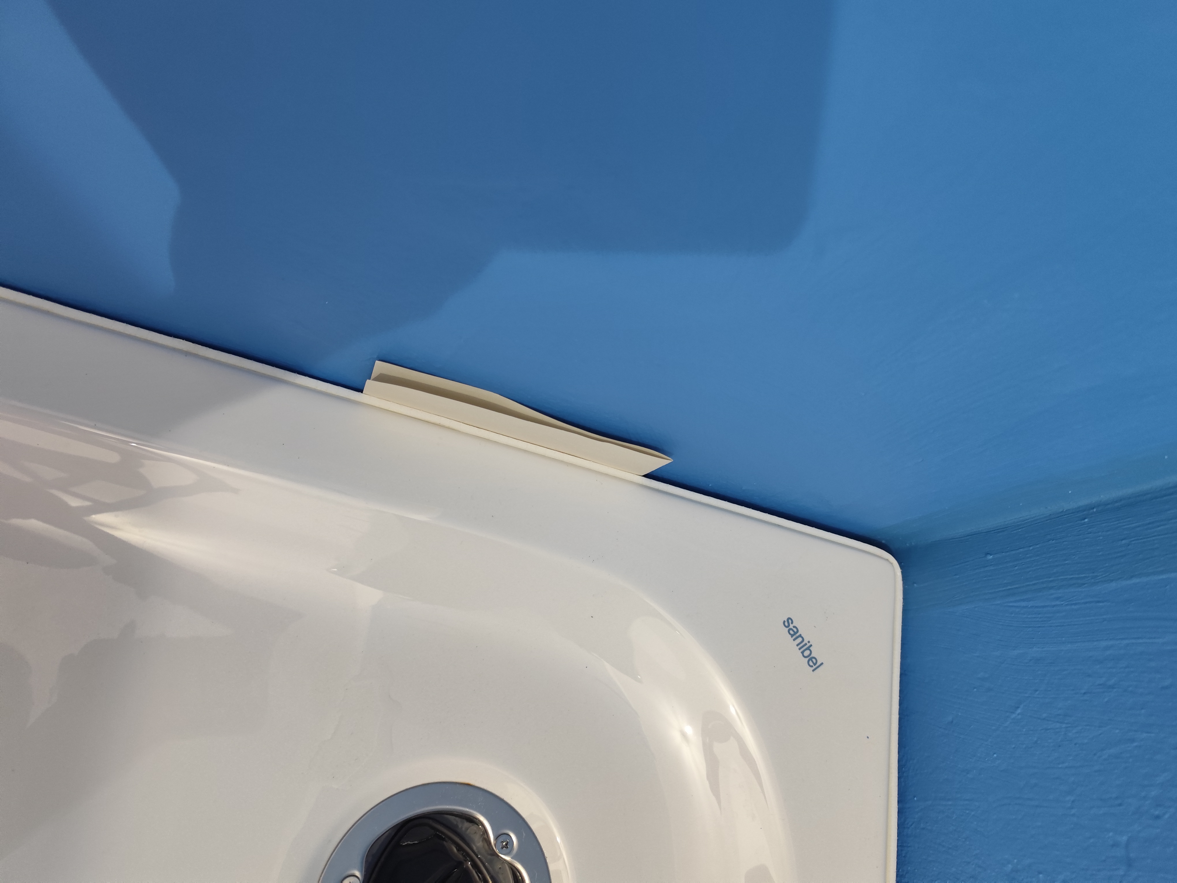 badewanne-abdichtungsband-schiefe-waende-690928-4.jpg