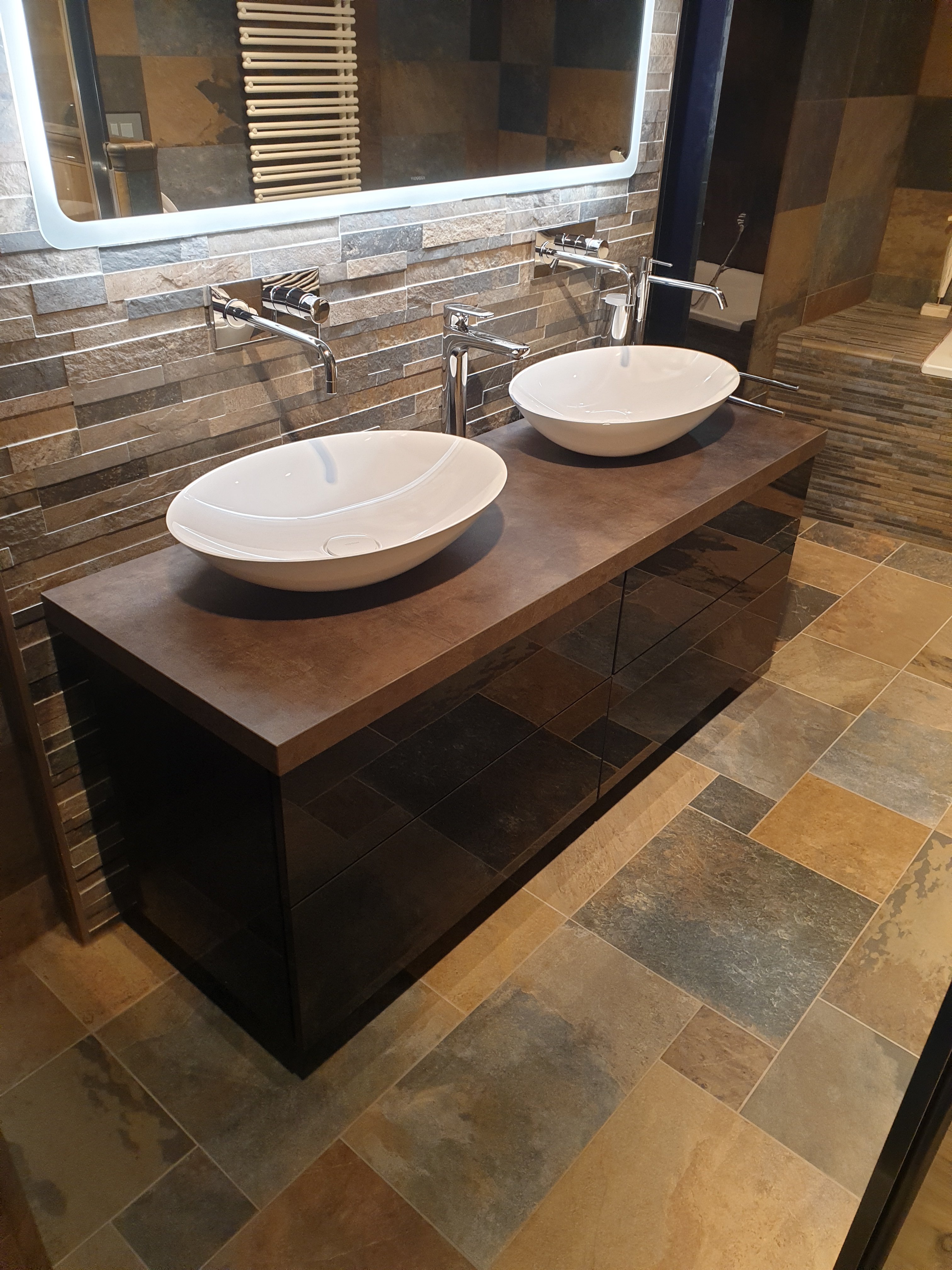 badezimmer-welche-bereiche-fliesen-398236-1.jpg
