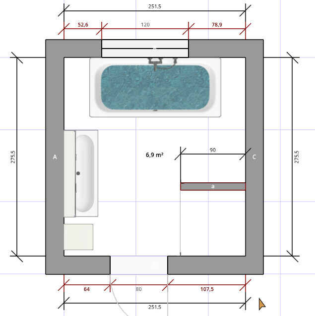 Grundriss eines Badezimmers: Badewanne oben, Waschtisch links, Toilette unten links, Ablage rechts