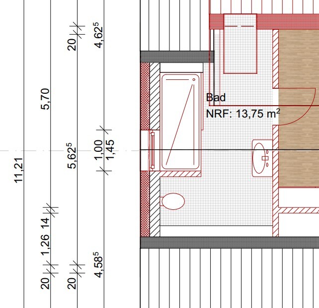 Grundriss eines Badezimmers mit Badewanne, Waschbecken und Toilette; Bad NRF: 13,75 m².