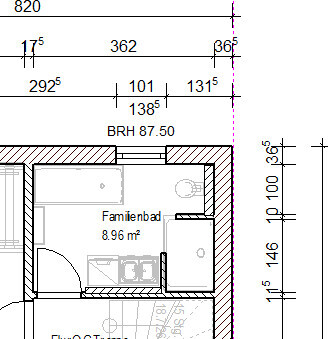 2D Grundriss eines Familienbads mit Badewanne, WC und Waschtisch