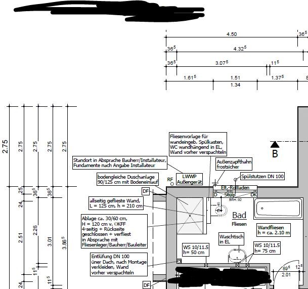 Technischer Grundriss eines Badezimmers mit Maßen, Wänden und Sanitäranlagen.