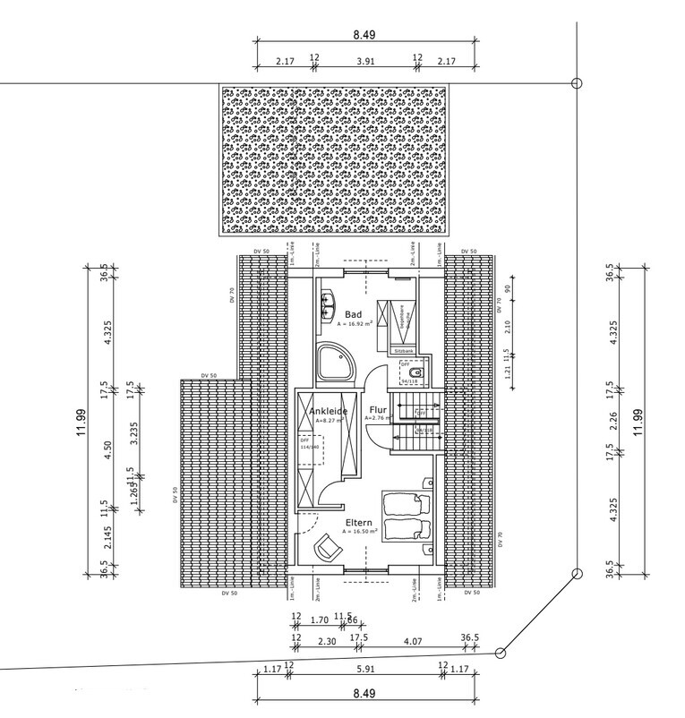 2D Grundriss eines Hauses mit Bad, Elternzimmer, Ankleide und Flur, umlaufendem Terrassenbereich