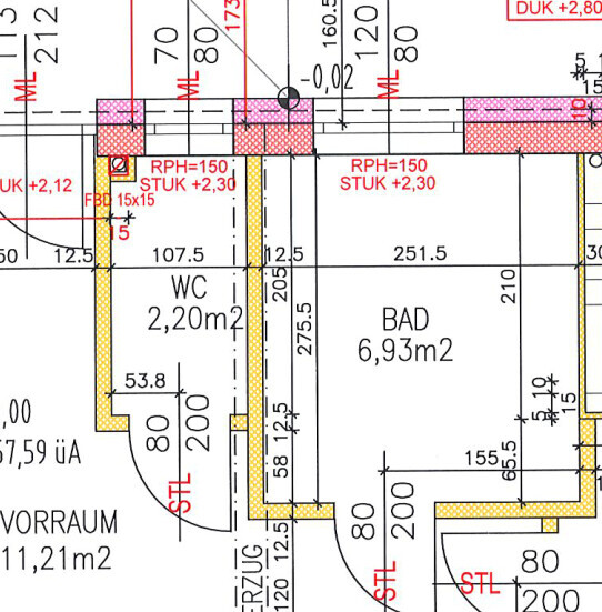 Grundriss eines Innenraums mit WC (2,20 m2) und Bad (6,93 m2) inkl. angrenzender Räume