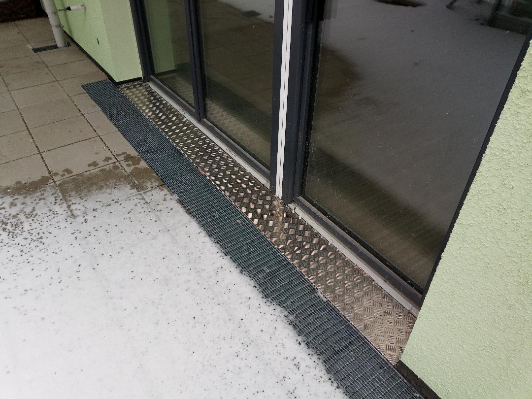 balkontuer-und-fensterbaenke-maengel-bei-neubau-309550-2.jpeg