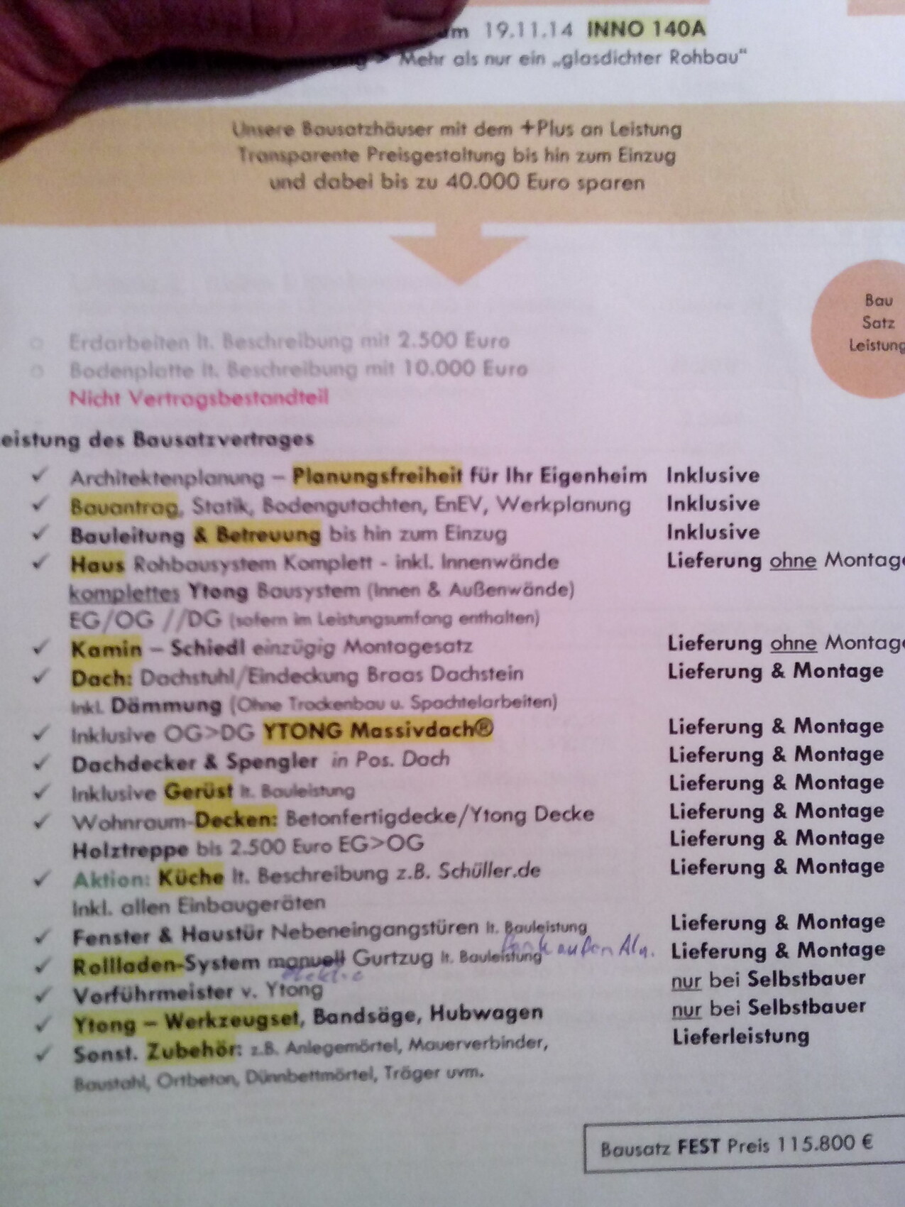 Textlastige Baubroschüre mit Leistungsbeschreibungen zur Hausplanung und Bauleistungen