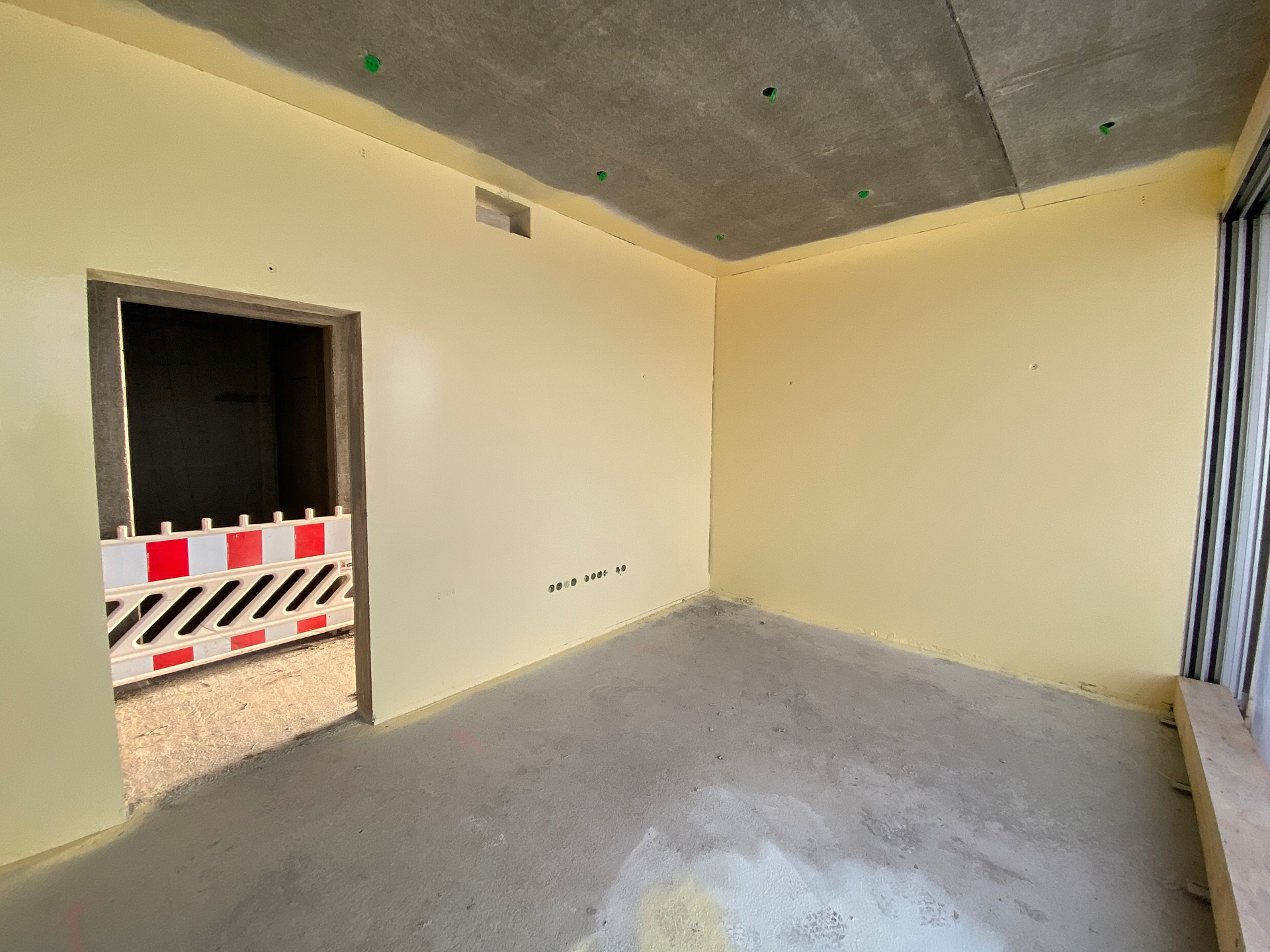 bauhaus-villa-aus-beton-mit-kerndaemmung-erfahrungen-369719-4.jpg
