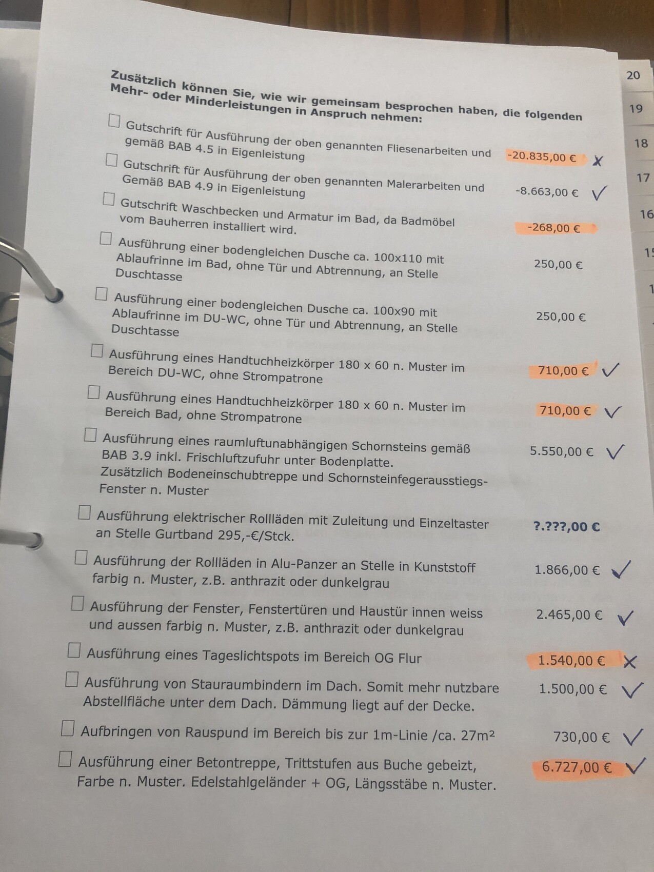 Seite eines Formulars mit Checkboxen, Beschreibungen und Preisen in Spalten.