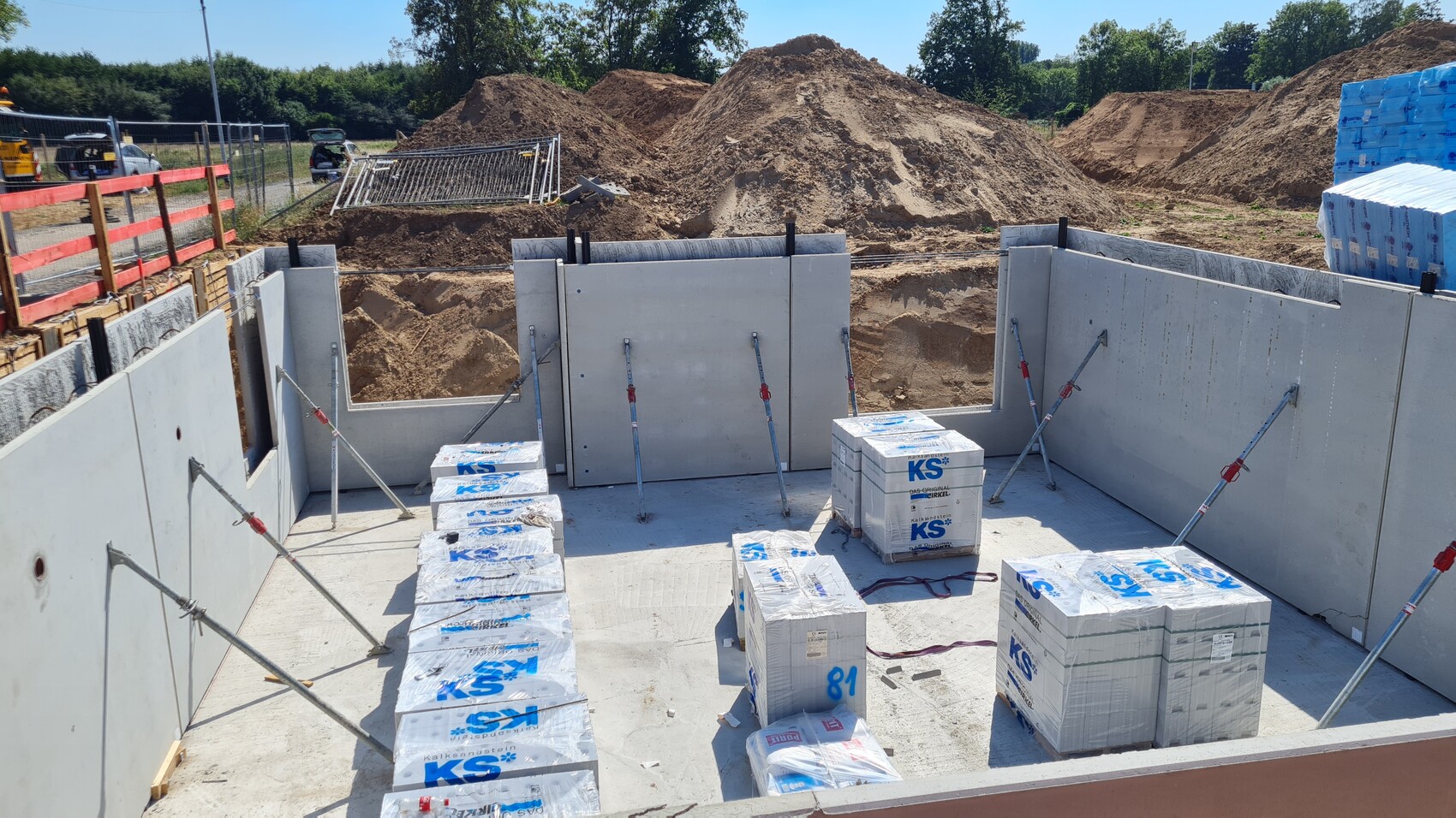 baustelle-fundament-wandbau-rohbau-kellerbereich.jpg