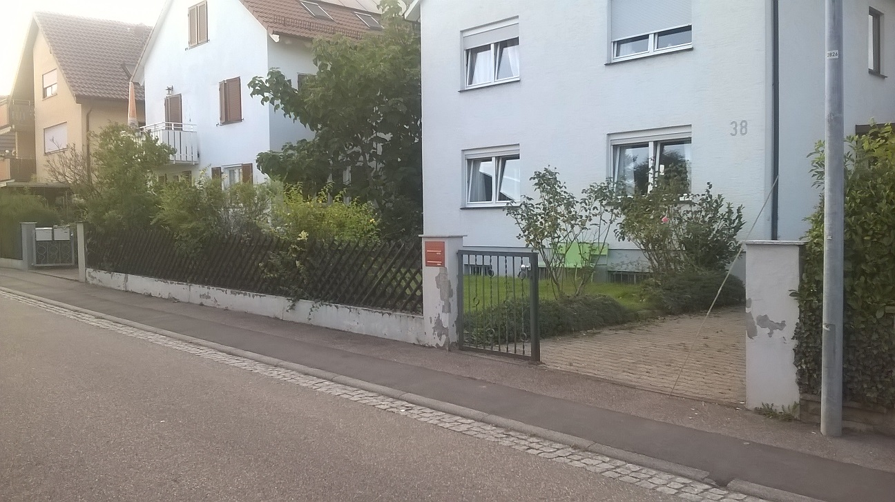 bearbeitung-von-sockel-bei-garage-und-gehwegsbegrenzung-219172-5.jpg