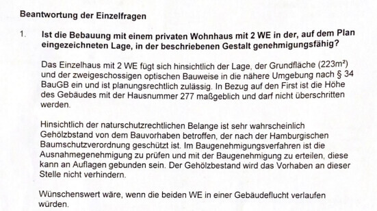 Seite eines Bauantragsdokuments mit Fragen zur Bebauung eines privaten Wohnhauses.