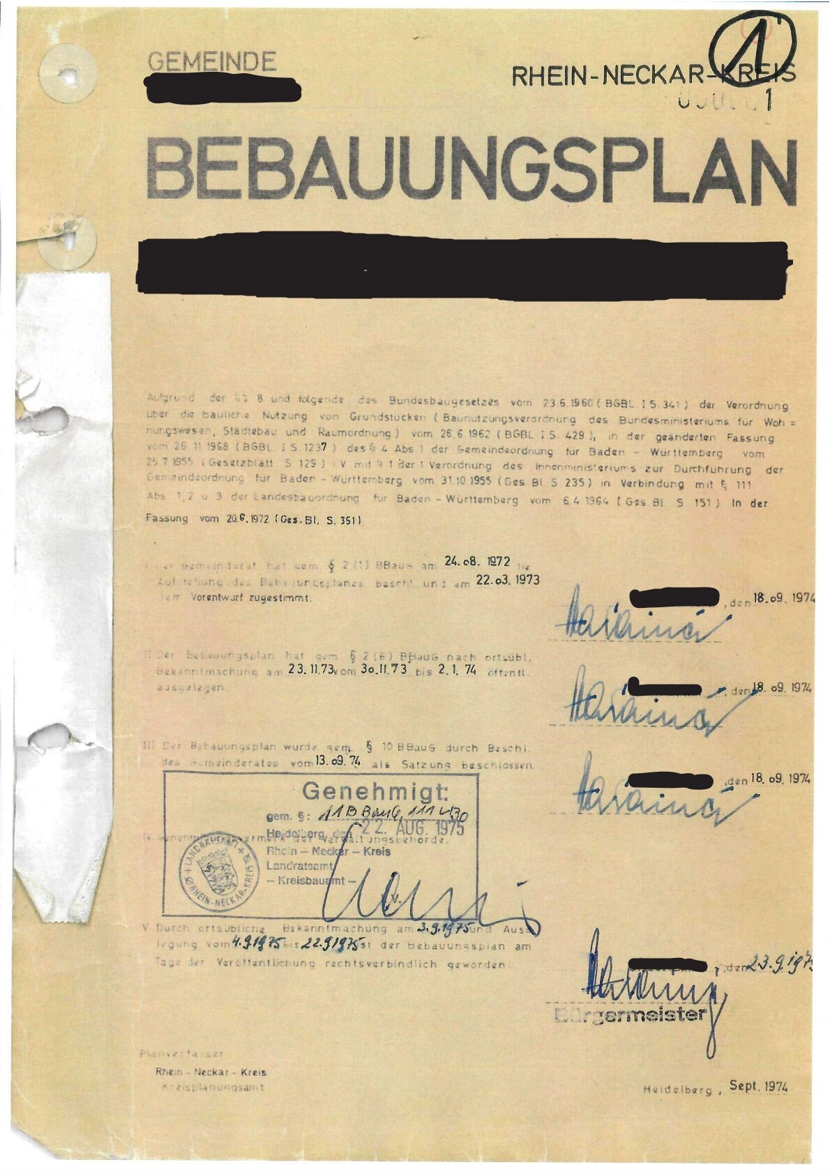 Bebauungsplan-Dokument mit Stempeln, Unterschriften und offizieller Genehmigung