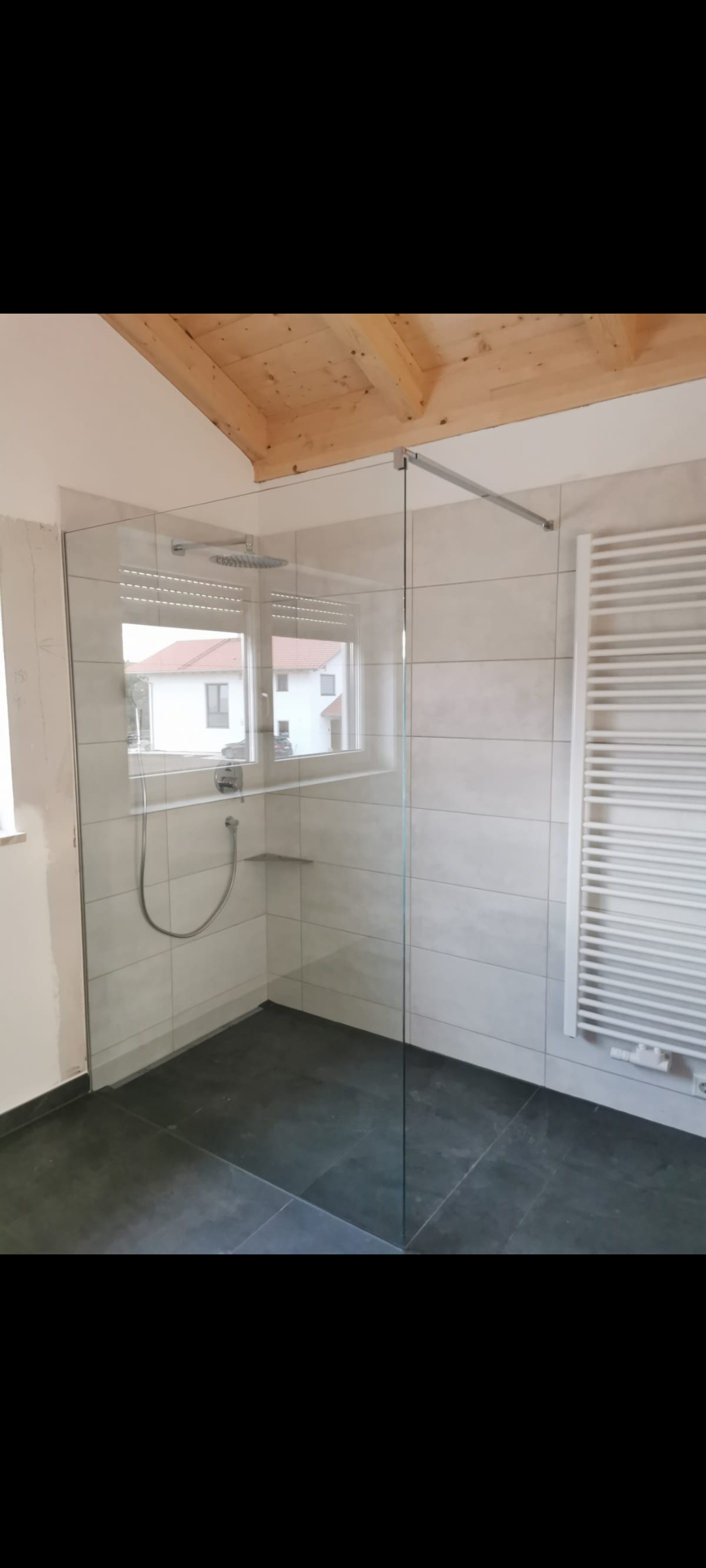 begehbare-dusche-trockenbau-oder-lieber-mauern-alternativ-glaswand-595151-1.jpg