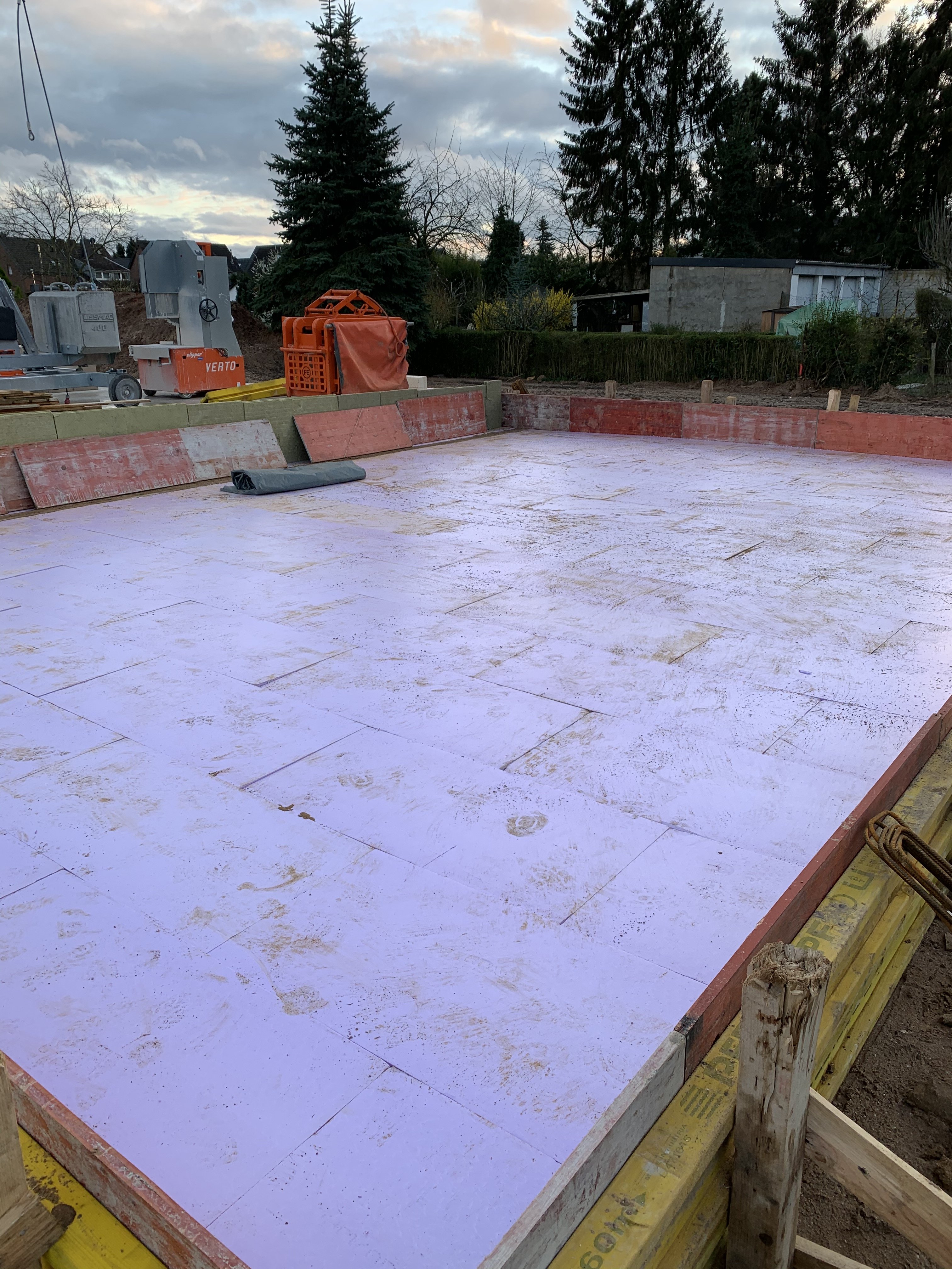 beginn-hausbau-bodenplatte-wird-verlegt-tipps-384314-6.jpg