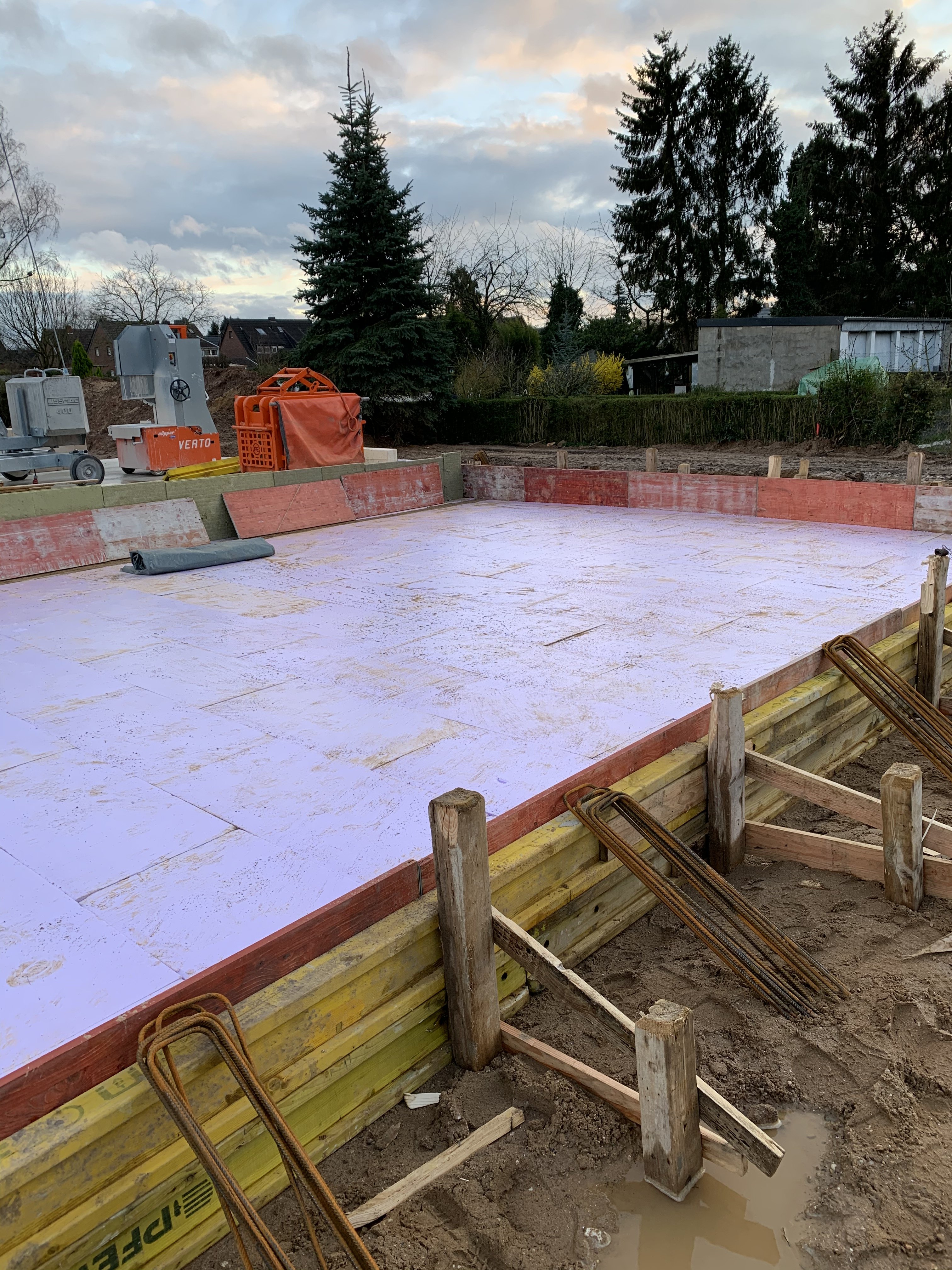 beginn-hausbau-bodenplatte-wird-verlegt-tipps-384314-7.jpg