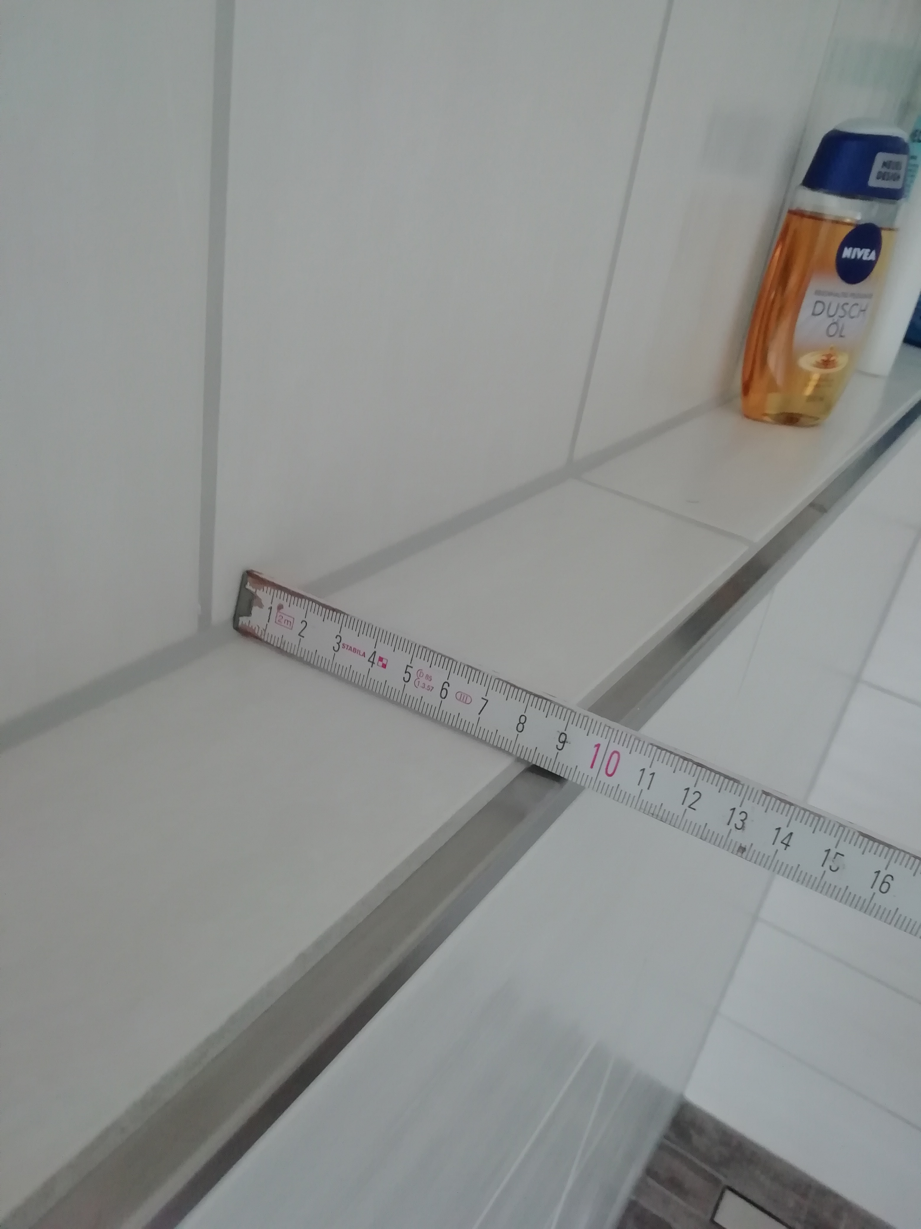 beleuchtete-abmauerungen-im-badezimmer-334989-2.jpg