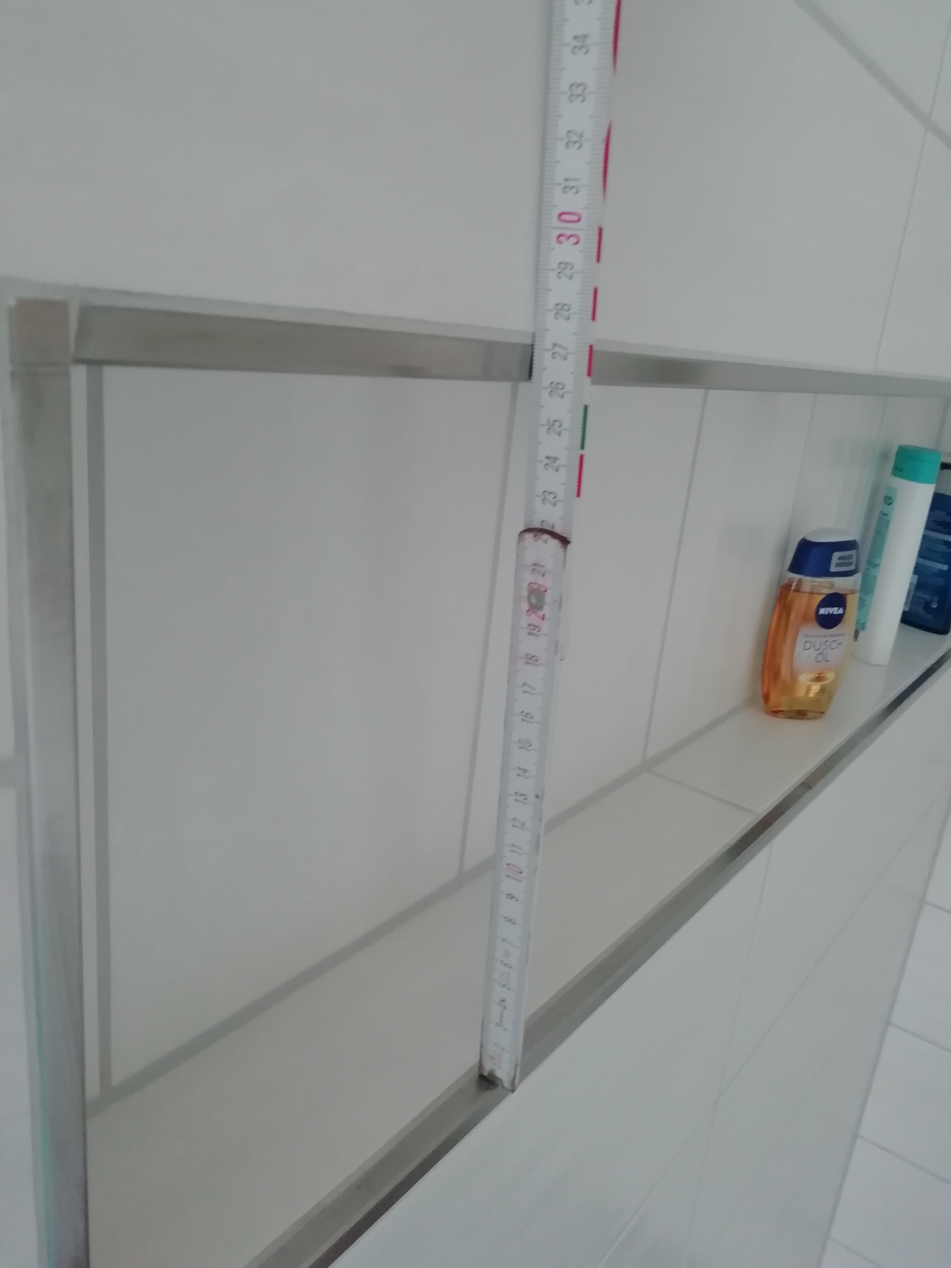 beleuchtete-abmauerungen-im-badezimmer-334989-3.jpg