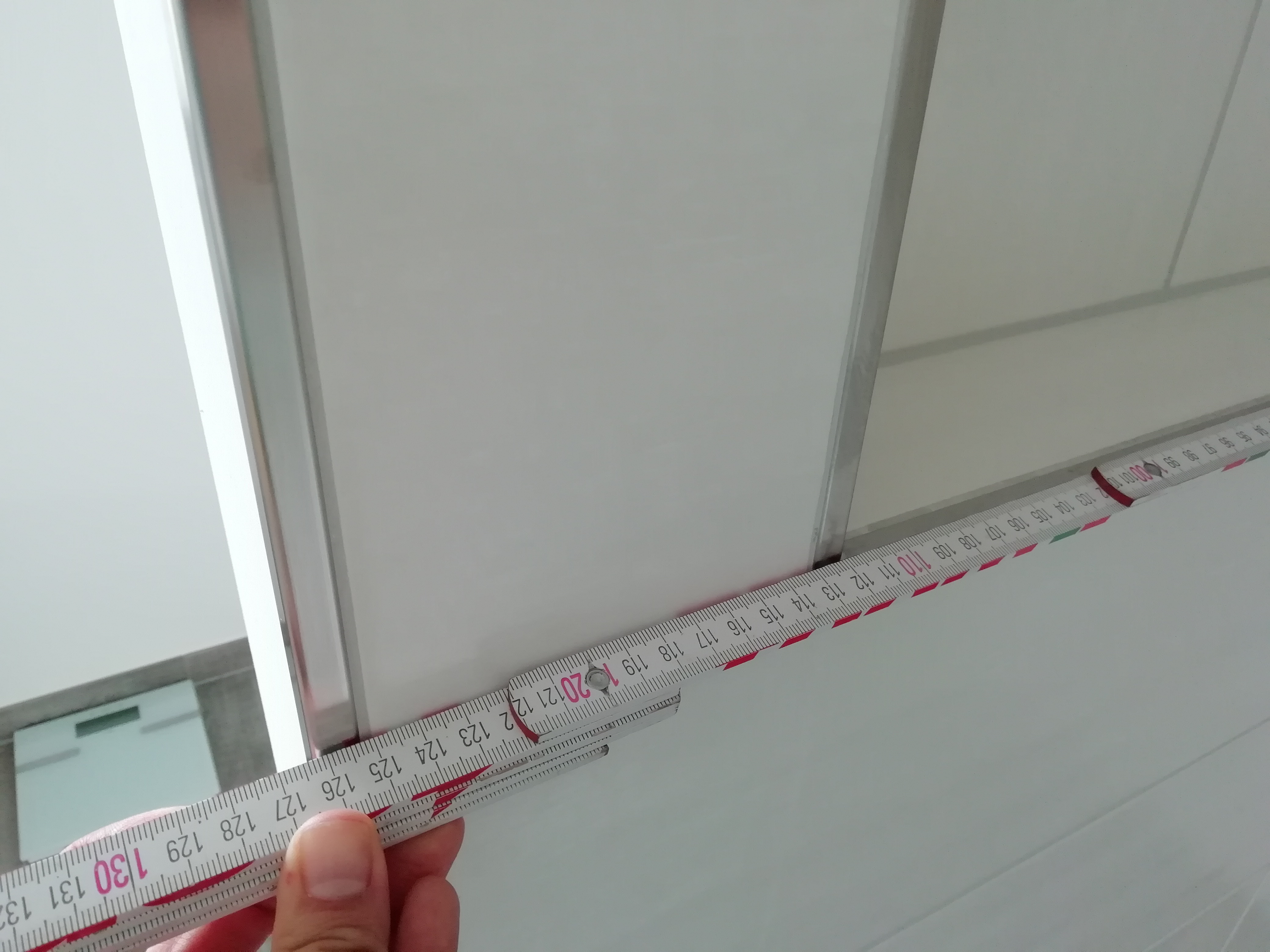 beleuchtete-abmauerungen-im-badezimmer-334989-4.jpg